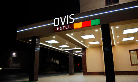 Вывеска OVIS hotel с лед подсветкой