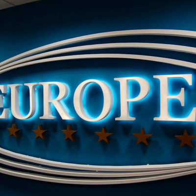 Вывеска EUROPE с лед подсветкой