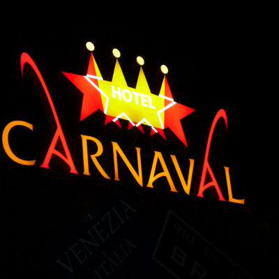 Вывеска CARNAVAL hotel с лед подсветкой