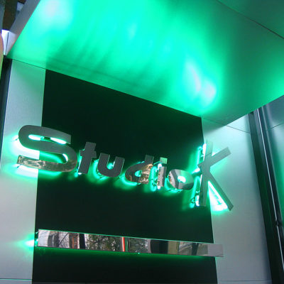 Неоновая подставка Studiok