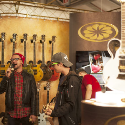 На выставке UNIVERSUM GUITARS